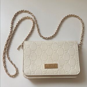 Bebe Cream-white Crossbody Bag with Gold Chain